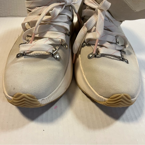 Sorel Boots Out and About III Conquest in Chalk & Sea Salt Sz 11 EUC w/ Box - Picture 7 of 16